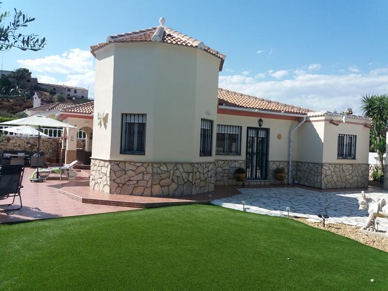 1301110 4 Bedroom Villa for Sale in Arboleas, Almería