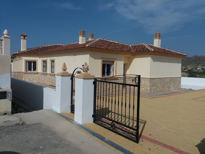 1301116 3 Bedroom Villa for Sale in Arboleas, Almería