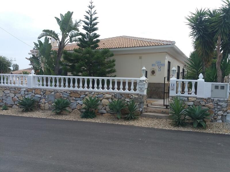 1301117 3 Bedroom Villa for Sale in Arboleas, Almería