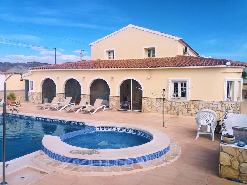 130-1119: Villa for Sale in Arboleas, Almería