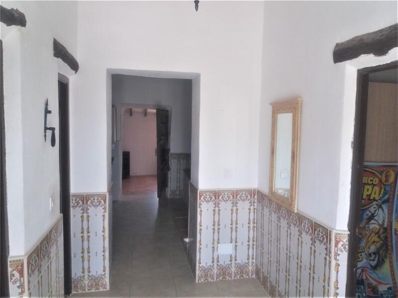 130-1148: Cortijo: Traditional Cottage for Sale in Arboleas, Almería