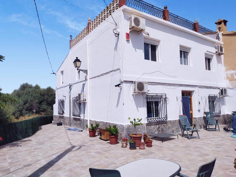 5 Bedroom Cortijo: Traditional Cottage in Arboleas