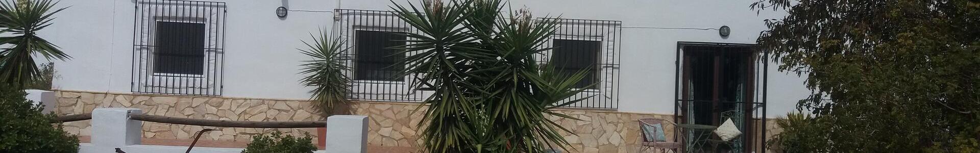 130-1292: 5 Bedroom Cortijo: Traditional Cottage for Sale