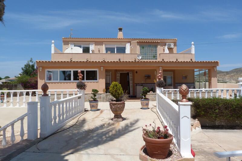 130-1311: Villa for Sale in Vera Playa, Almería