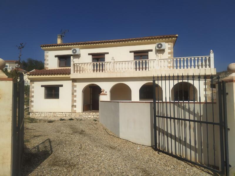 130-1329: Villa for Sale in Arboleas, Almería