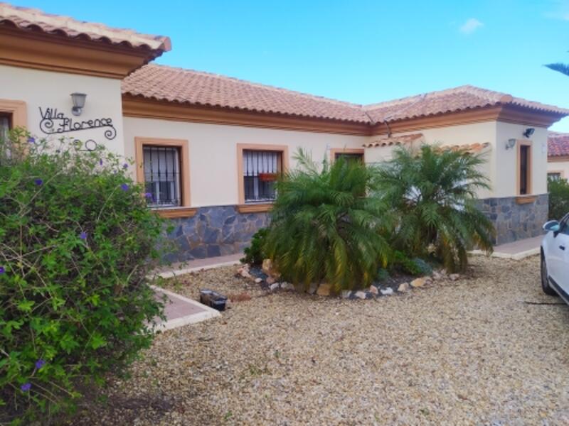 130-1345: Villa for Sale in Arboleas, Almería