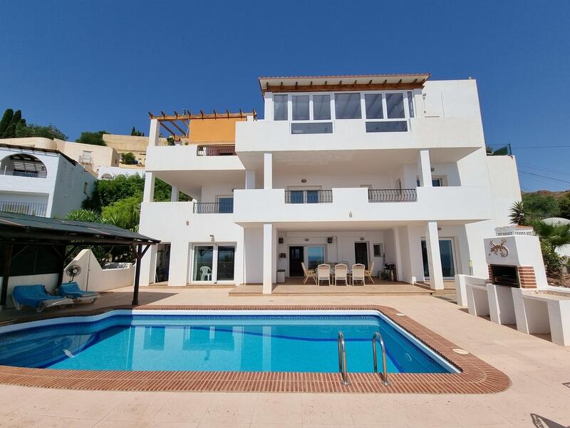 6 Bedroom Villa in Mojacar Playa