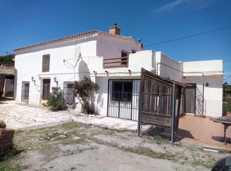3 Bedroom Cortijo: Traditional Cottage