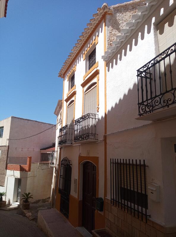 130-1366: Townhouse for Sale in Zurgena, Almería