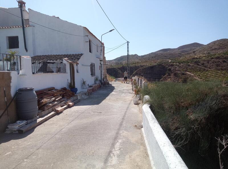 130-1371: Cortijo: Traditional Cottage for Sale in Cantoria, Almería