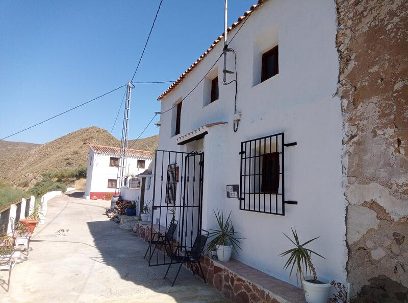 3 Bedroom Cortijo: Traditional Cottage in Cantoria