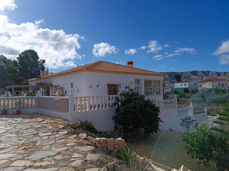 130-1398: Villa for Sale in Arboleas, Almería