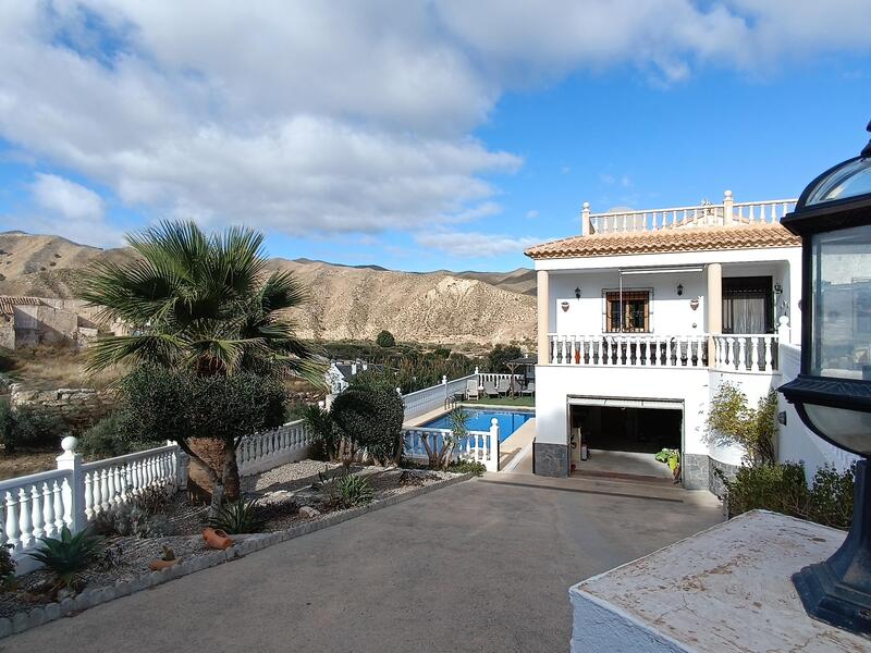 130-1398: Villa for Sale in Arboleas, Almería