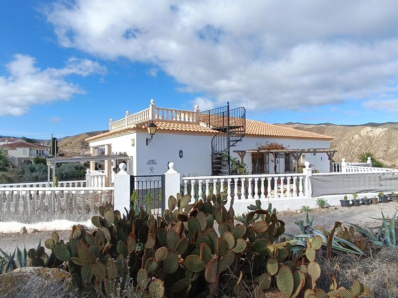 130-1398: Villa for Sale in Arboleas, Almería