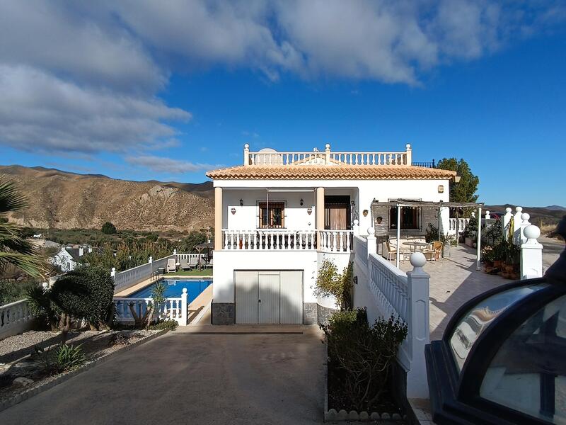 130-1398: Villa for Sale in Arboleas, Almería