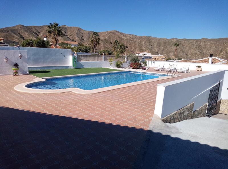 130-1400: Villa for Sale in Arboleas, Almería