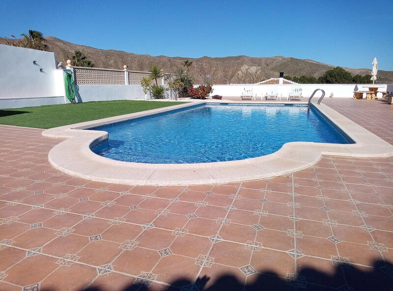 130-1400: Villa for Sale in Arboleas, Almería