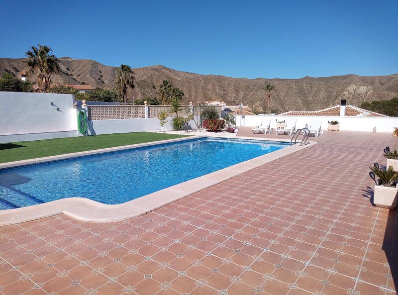 130-1400: Villa for Sale in Arboleas, Almería