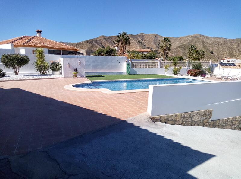 130-1400: Villa for Sale in Arboleas, Almería