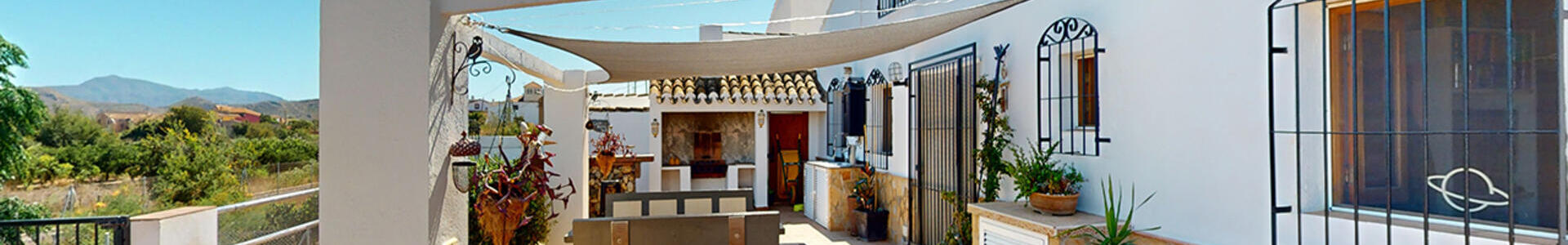 130-1401: 5 Bedroom Cortijo: Traditional Cottage for Sale