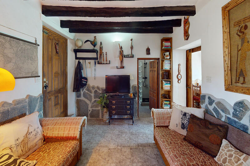 130-1401: Cortijo: Traditional Cottage for Sale in La Concepcion, Almería