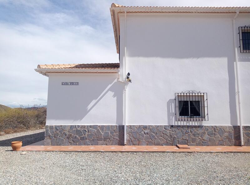 130-1412: Villa for Sale in Albanchez, Almería
