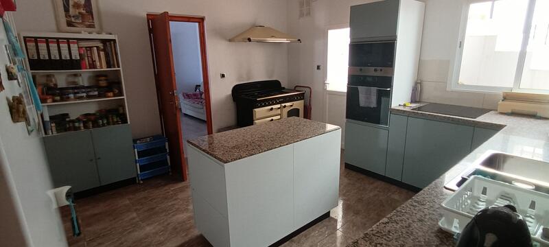 130-1425: Cortijo: Traditional Cottage for Sale in Urcal, Almería