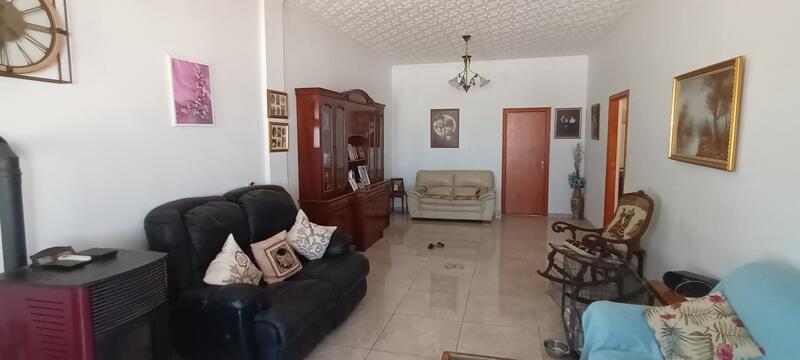 130-1425: Cortijo: Traditional Cottage for Sale in Urcal, Almería