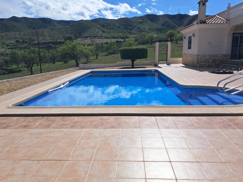 130-1480: Villa for Sale in Arboleas, Almería