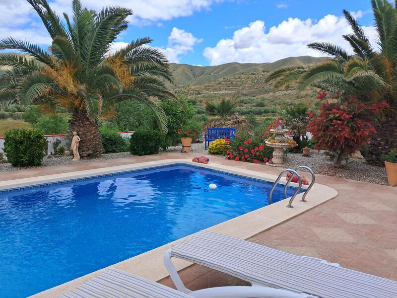 130-1481: Villa for Sale in Arboleas, Almería
