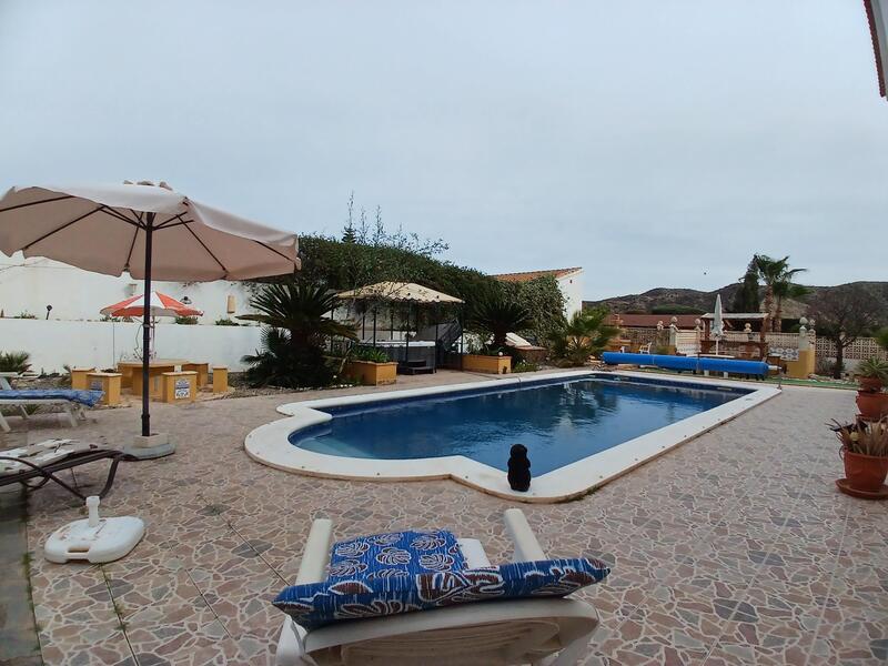 130-1483: Villa for Sale in Arboleas, Almería