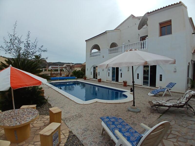 130-1483: Villa for Sale in Arboleas, Almería