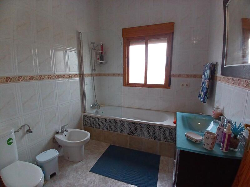 130-1483: Villa for Sale in Arboleas, Almería
