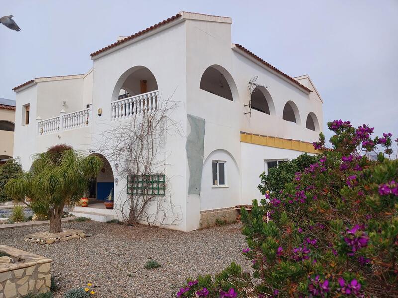 130-1483: Villa for Sale in Arboleas, Almería