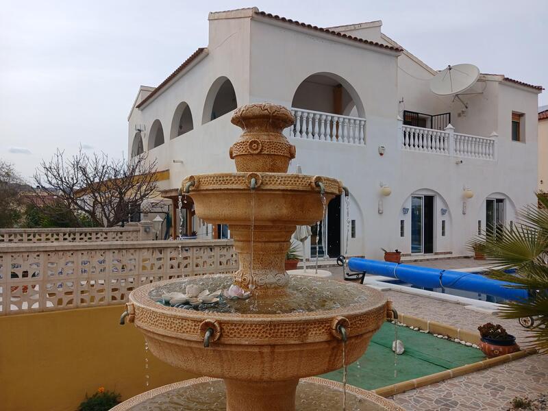 130-1483: Villa for Sale in Arboleas, Almería