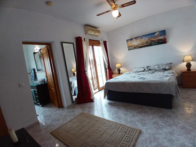 130-1483: Villa for Sale in Arboleas, Almería
