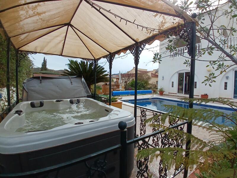 130-1483: Villa for Sale in Arboleas, Almería